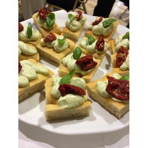 Focaccia Genovese con crema di formaggio al Pesto Creuza de ma